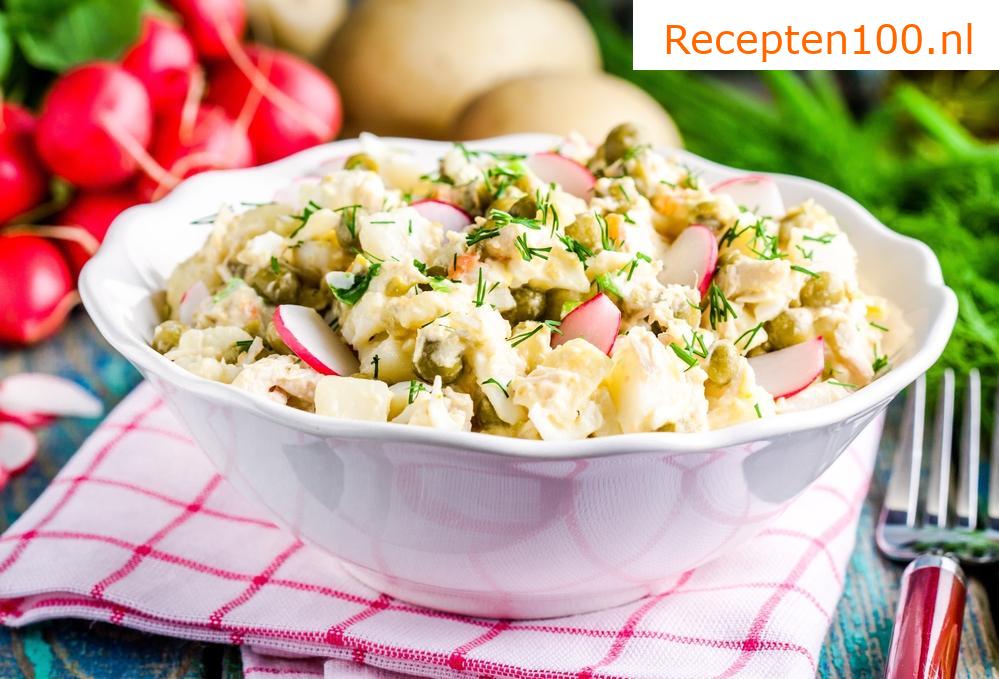 Aardappelsalade met radijsjes, kappertjes en ei-dressing