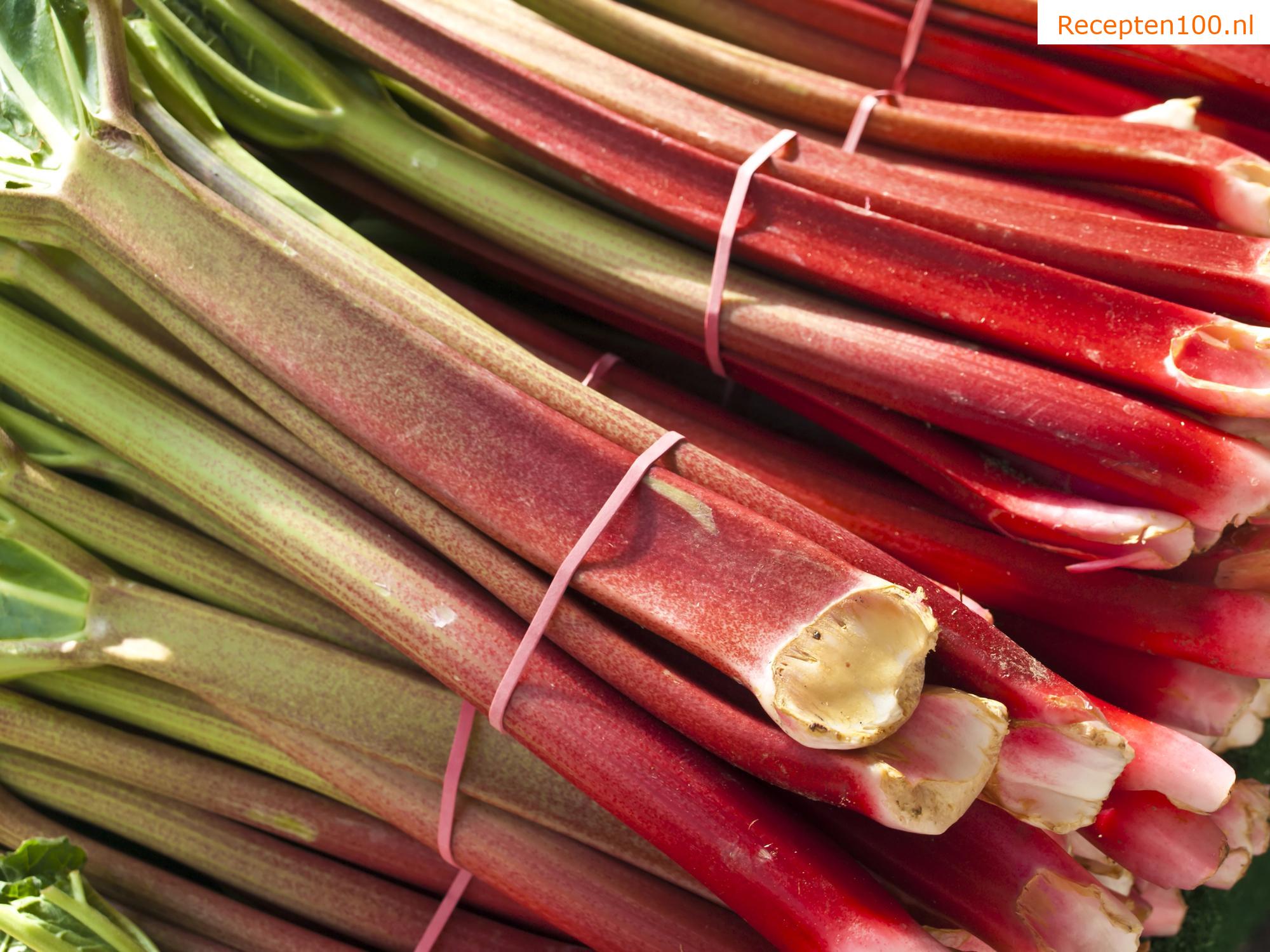 Aardbeien- en rabarberjam