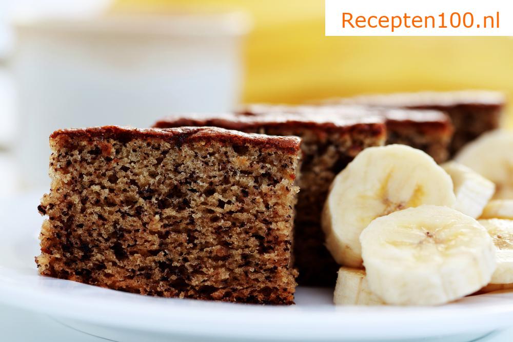 Bananen-kaneelcake met kruimels zonder gluten, melk en eieren