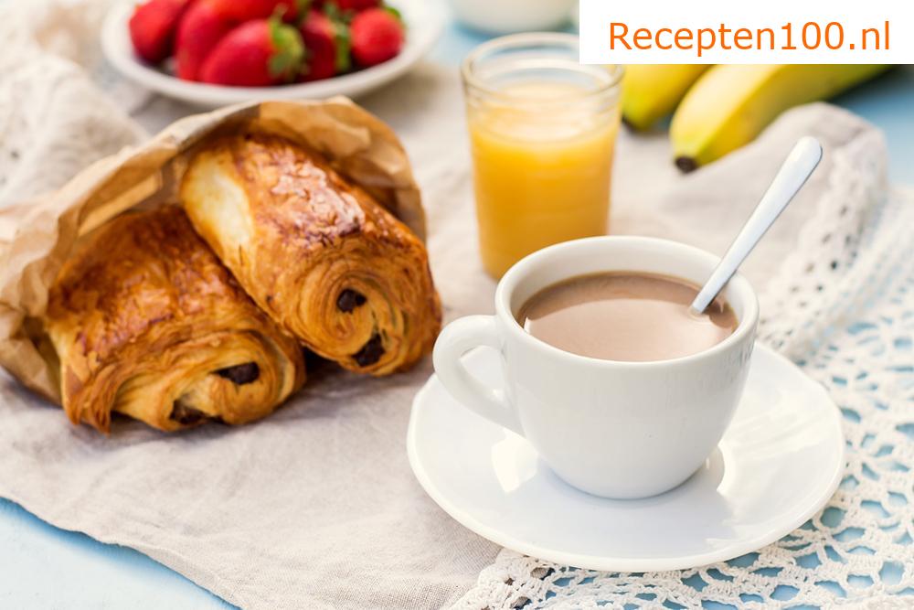 Boter croissant met chocolade