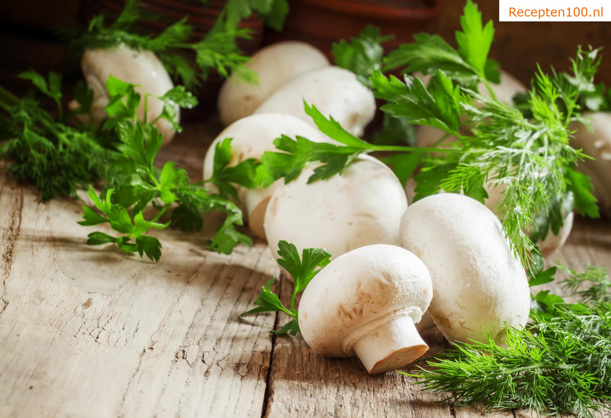 Champignons met knoflook en kruiden