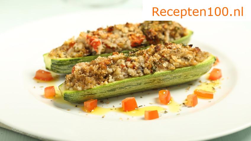 Courgettes gevuld met couscous en tofu