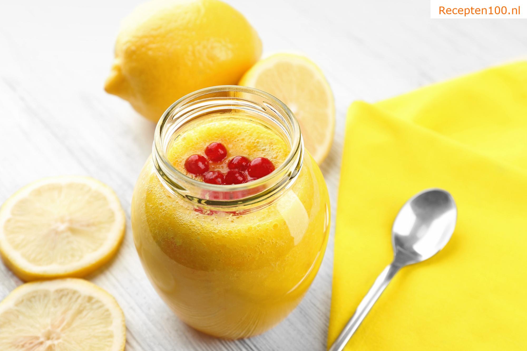 Fruitcompote met pudding