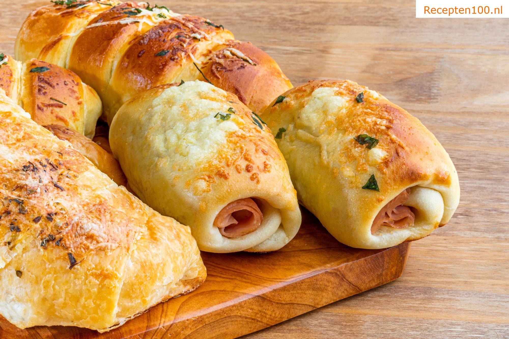 Gevulde zoute croissants