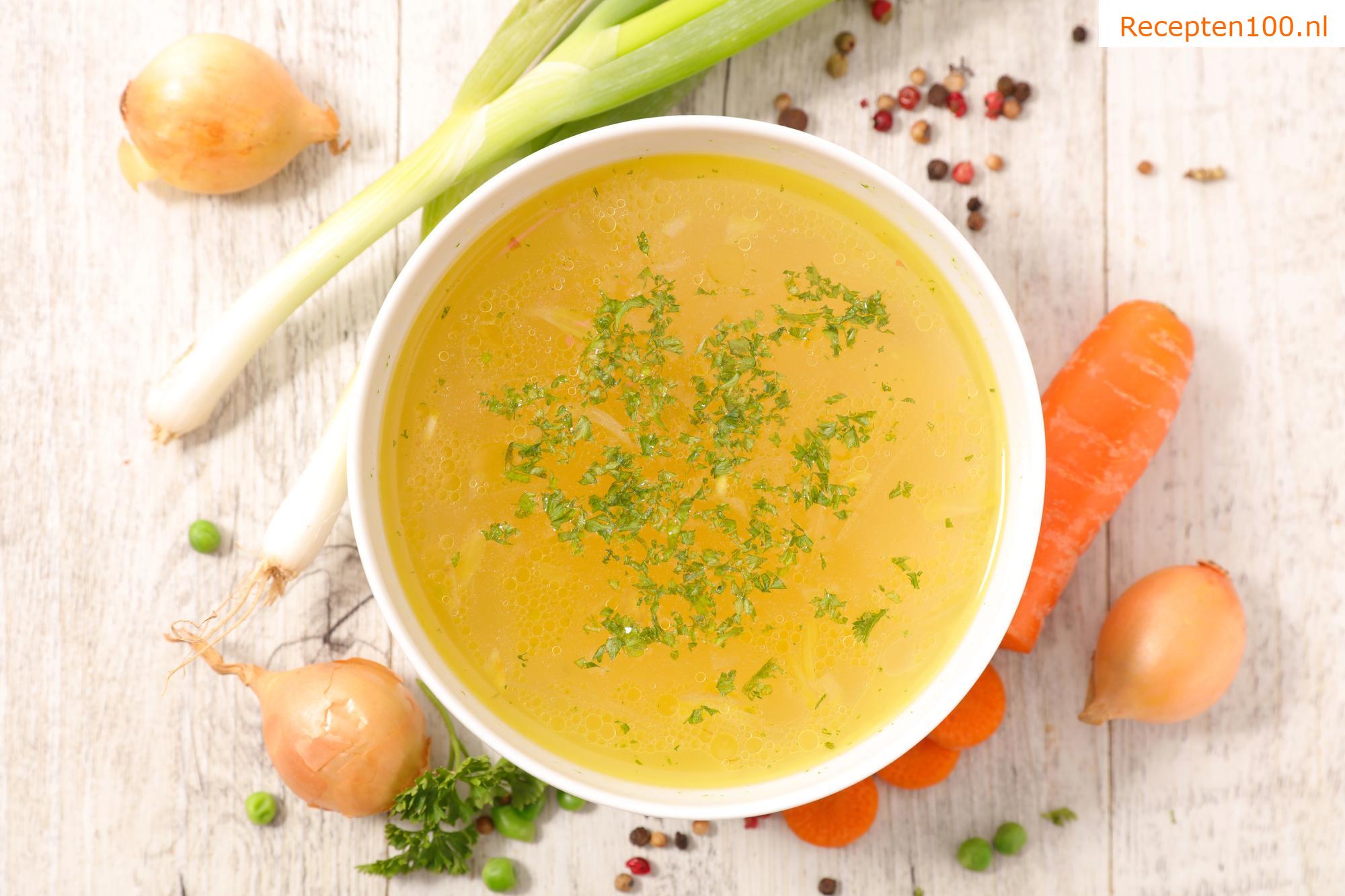 Groentebouillon met ei