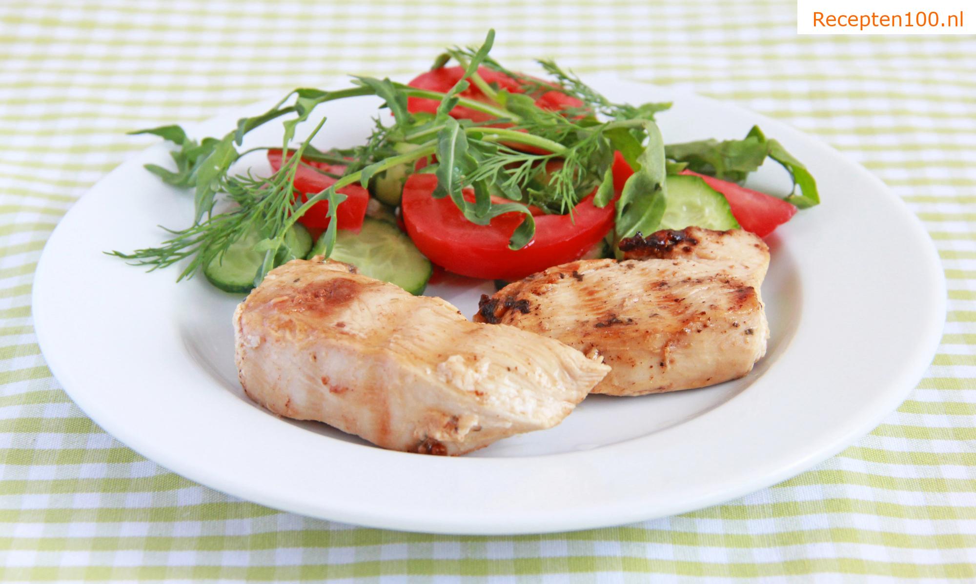 Groentesalade met kippenvlees