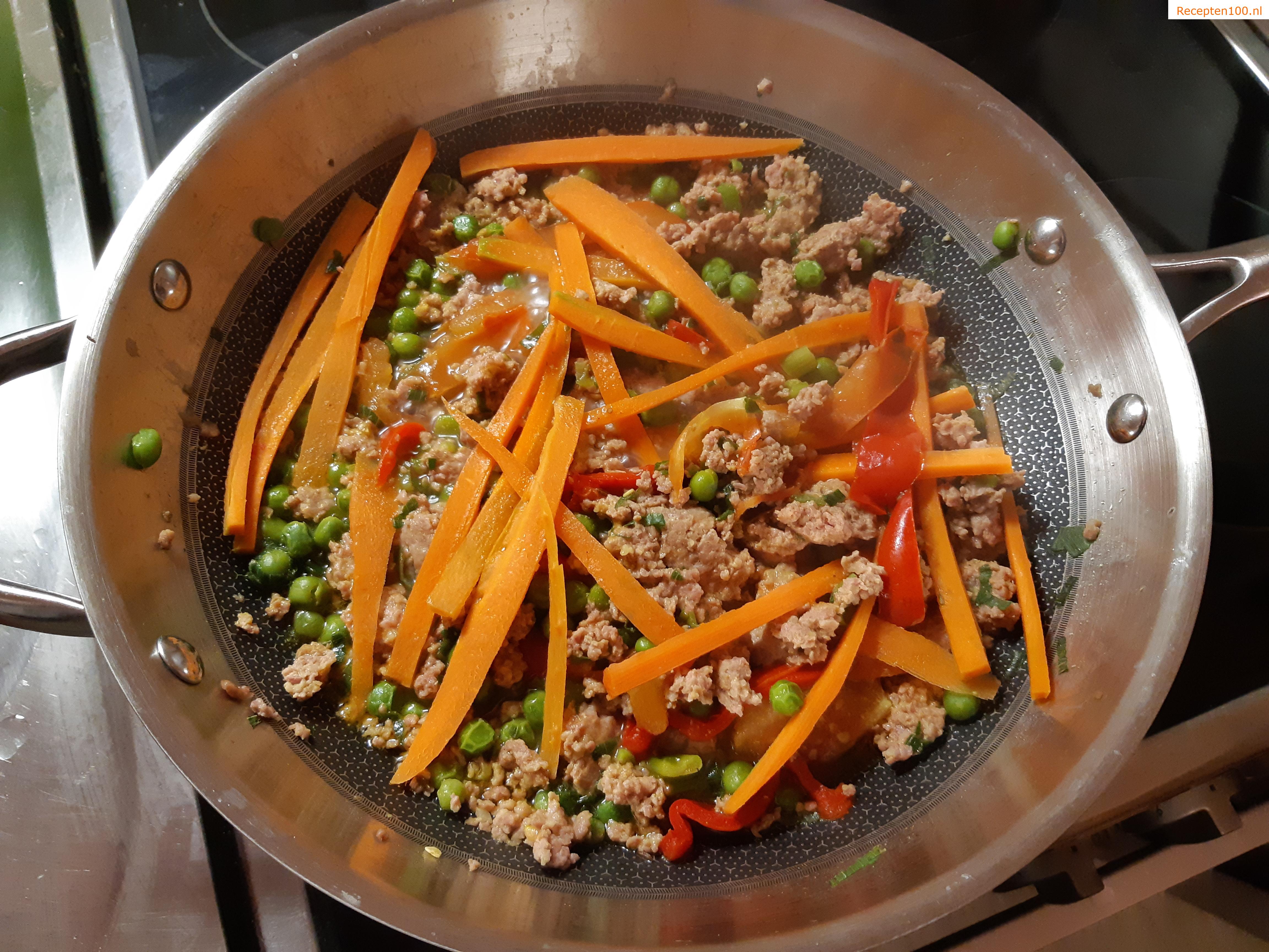 Kalkoen gehakt met groenten en couscous