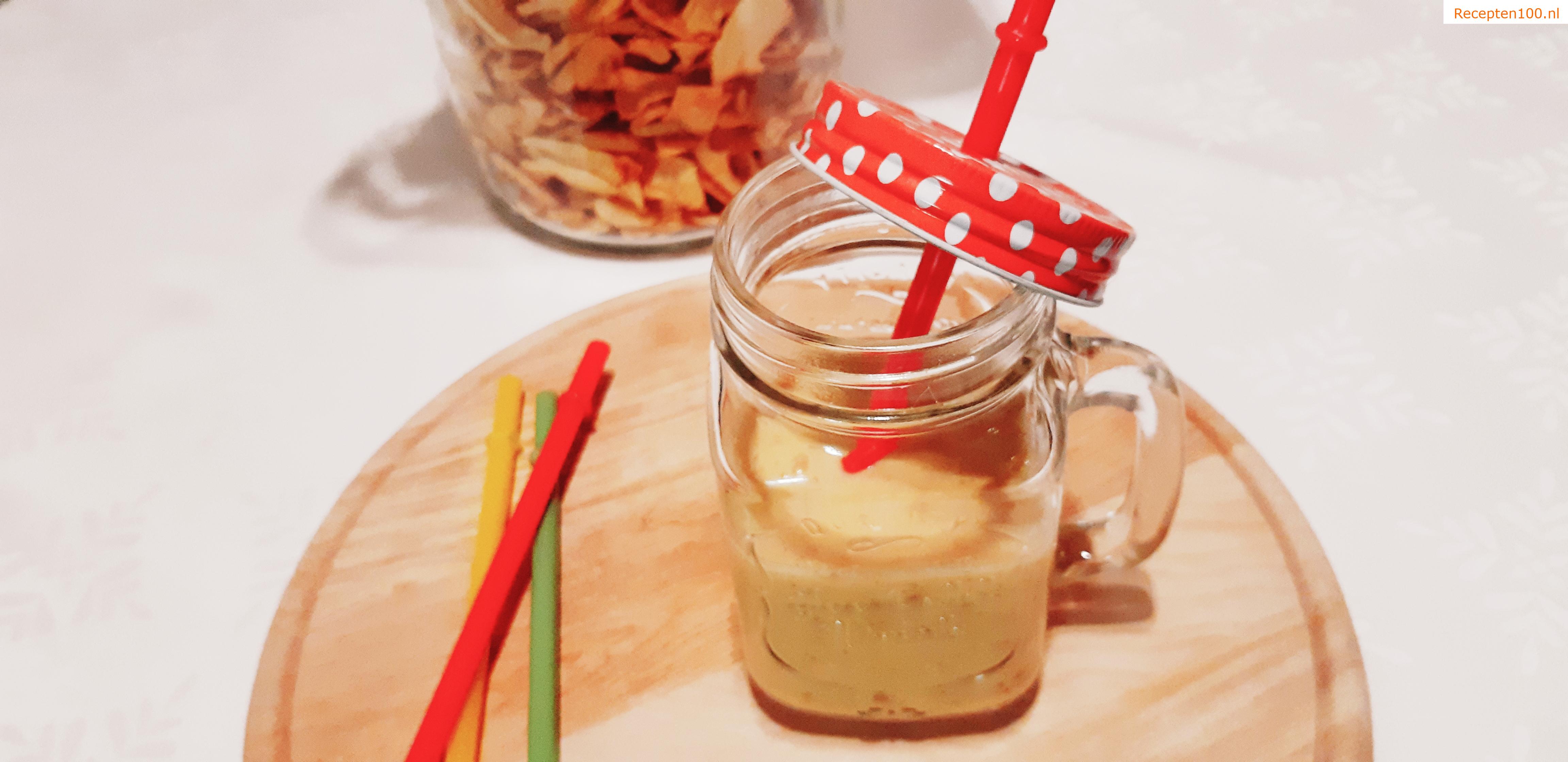 Sinaasappelsmoothie met goji en dadels