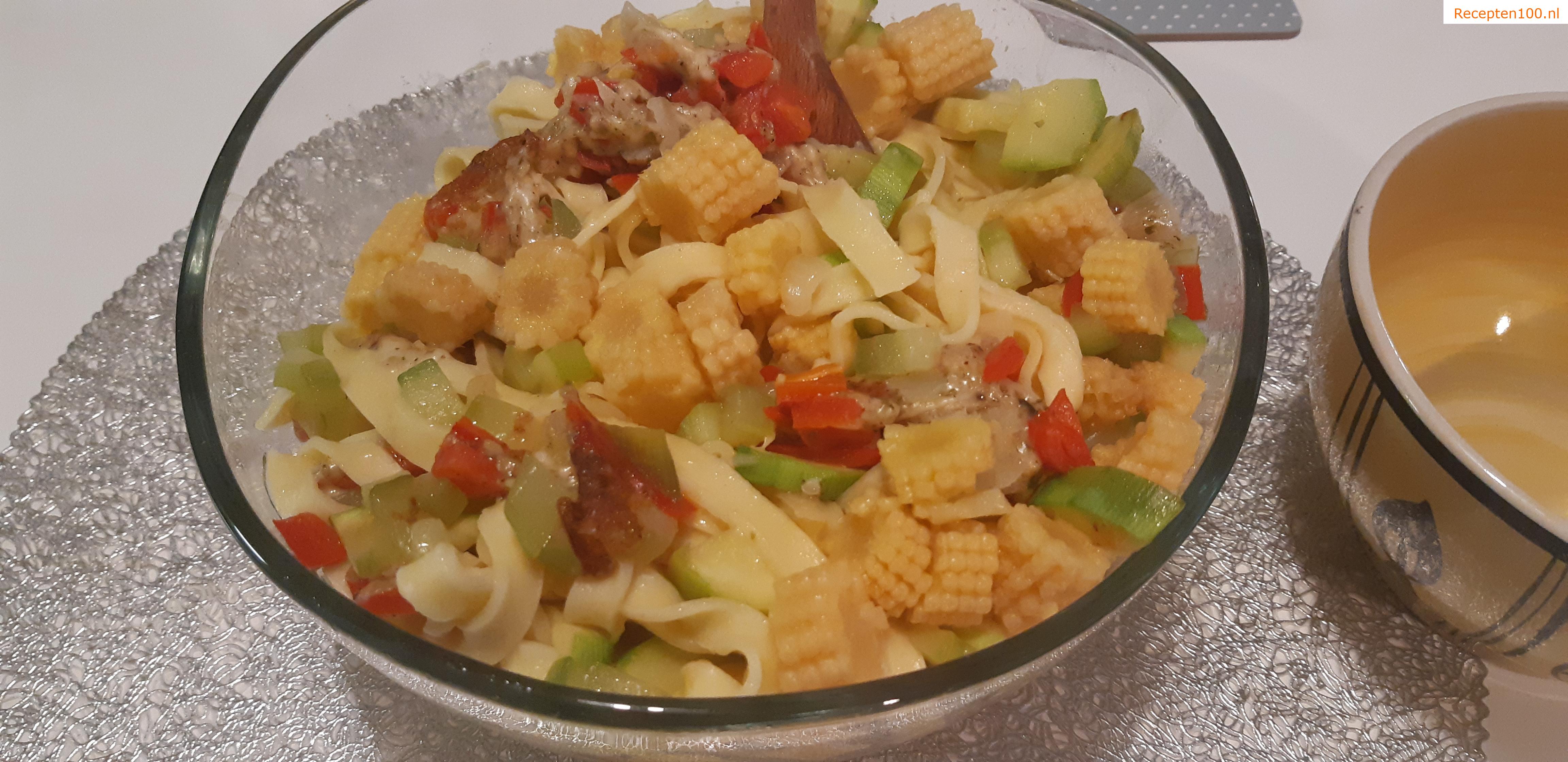 Tagliatelle met olijven en groenten