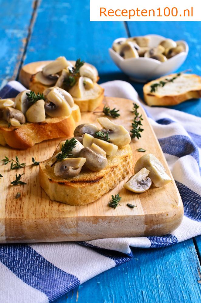 Toast met champignons