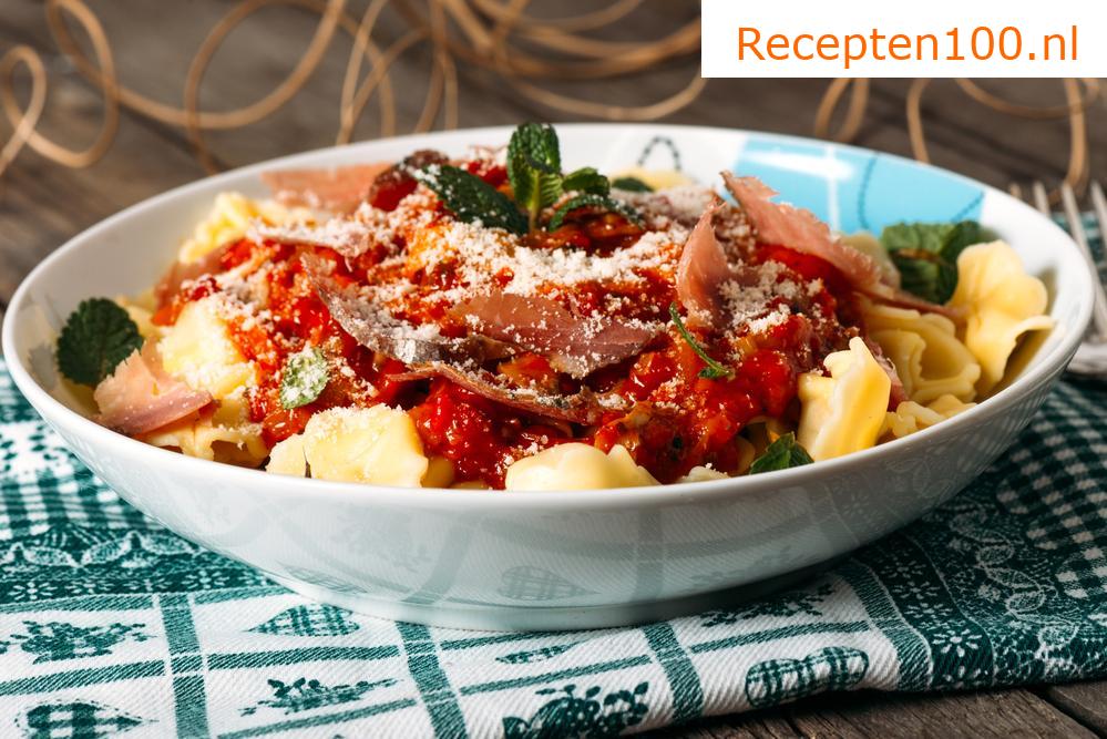Tortellini met kaassaus